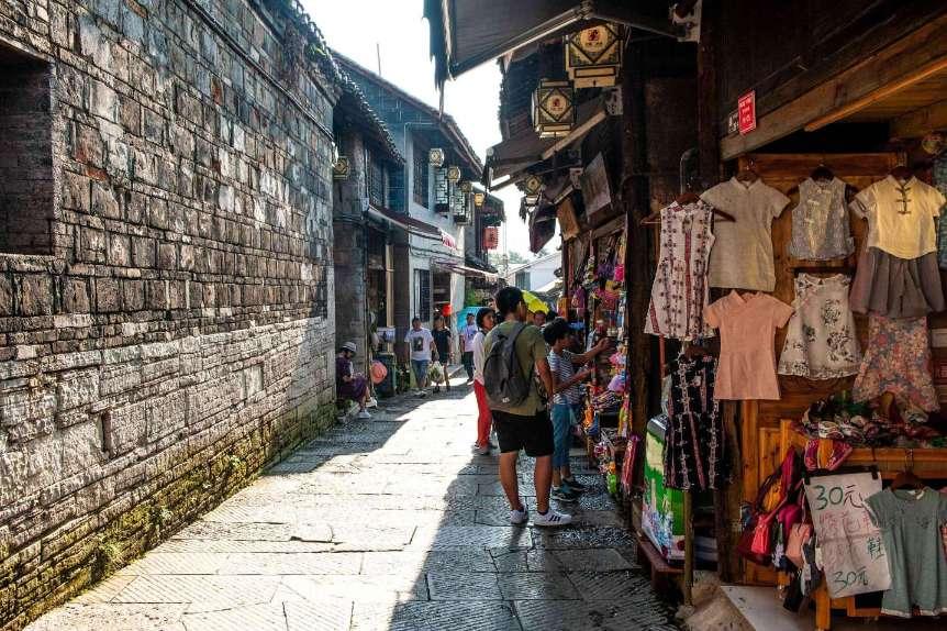 谢霆锋高圆圆录制《百姓的味道》，他们之前合作过哪些经典作品？游戏画面